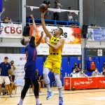 El Lenovo Tenerife coge ritmo y supera al Baskonia con solidez (3)