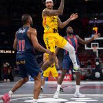 El Lenovo Tenerife 'asalta' el Buesa Arena (8)