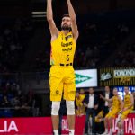 El Lenovo Tenerife 'asalta' el Buesa Arena (7)