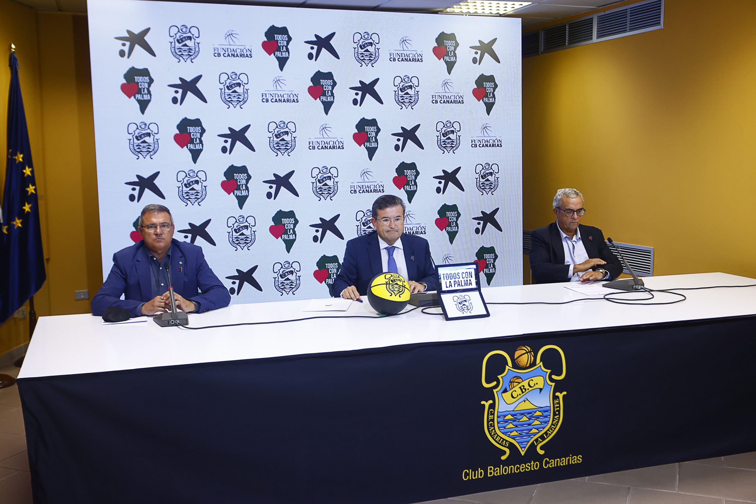 La Fundación CB Canarias, la Fundación ‘la Caixa’ y CaixaBank se vuelcan con La Palma Imagen de La Fundación CB Canarias, la Fundación 'la Caixa' y CaixaBank se vuelcan con La Palma