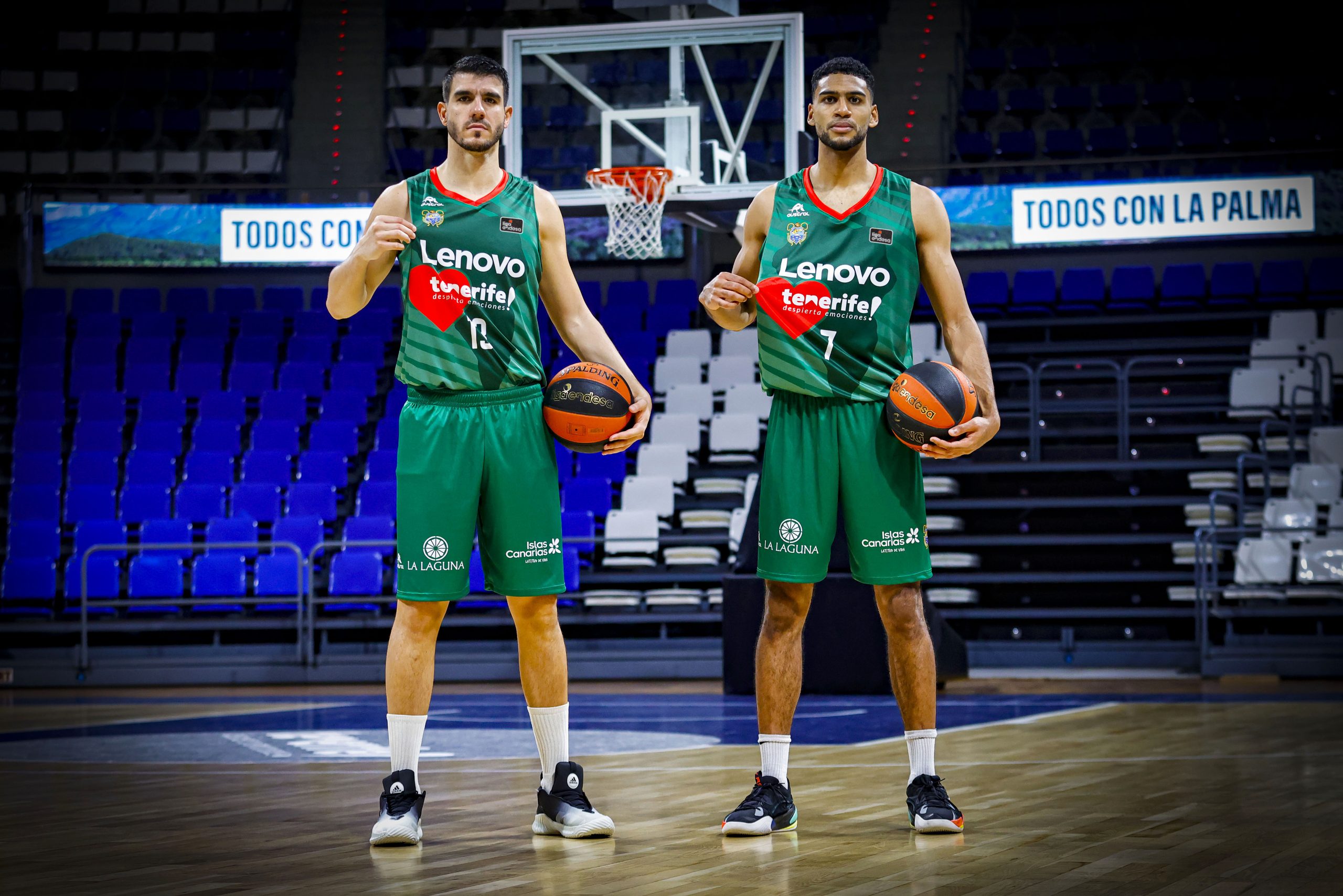 Ya en la Tienda Oficial la camiseta solidaria Austral Sport #TodosConLaPalma Imagen de Ya en la Tienda Oficial la camiseta solidaria Austral Sport #TodosConLaPalma