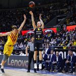 El Lenovo Tenerife cae ante un Barça más físico (12)