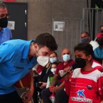 Dejan Todorovic y Sean Smith comparten cancha y charla con clubes de Arona (9)