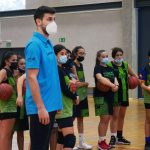 Dejan Todorovic y Sean Smith comparten cancha y charla con clubes de Arona (5)