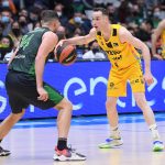 El Lenovo Tenerife gana en Badalona al son de Marcelinho Huertas (4)