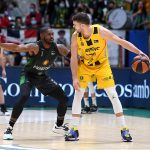 El Lenovo Tenerife gana en Badalona al son de Marcelinho Huertas (2)