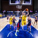 Trabajada victoria para cerrar invictos el #Top16 (18)