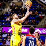 Trabajada victoria para cerrar invictos el #Top16 (3)