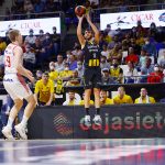 El Lenovo Tenerife tumba a un correoso BAXI Manresa y saca su billete para el playoff (19)