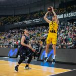 El Lenovo Tenerife cae en el fortín de Miribilla (2)