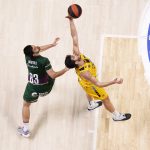 El Lenovo Tenerife exprime su buen momento y 'asalta' el Carpena (15)