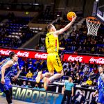 El Lenovo Tenerife se adelanta en el playoff ante el Tofas Bursa (4)