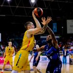 Victoria sobre la bocina para cerrar una gran fase regular (10)