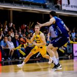 Victoria sobre la bocina para cerrar una gran fase regular (6)