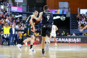 El Lenovo Tenerife cae ante el Bitci Baskonia (22)