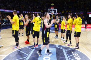 El Lenovo Tenerife cae ante el Bitci Baskonia (21)