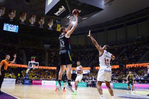 El Lenovo Tenerife cae ante el Bitci Baskonia (19)