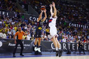 El Lenovo Tenerife cae ante el Bitci Baskonia (16)