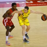 El Lenovo Tenerife impone su sello en el Nou Congost (6)