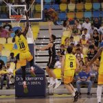 El Lenovo Tenerife afina la maquinaria con un sólido triunfo coral (6)