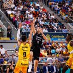 El Lenovo Tenerife tiñe el derbi de aurinegro (13)