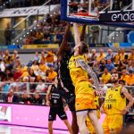 El Lenovo Tenerife tiñe el derbi de aurinegro (6)