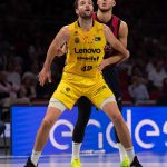 El Lenovo Tenerife 'asalta' el Buesa Arena para tumbar al Baskonia de Euroliga (5)