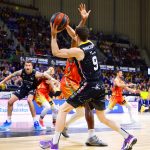 El Lenovo Tenerife saca su mejor versión y tumba al Valencia de Euroliga (5)