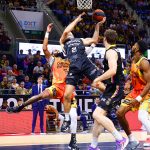 El Lenovo Tenerife saca su mejor versión y tumba al Valencia de Euroliga (6)