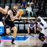 El Lenovo Tenerife impone su fondo de armario en Israel (8)