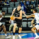 El Lenovo Tenerife impone su fondo de armario en Israel (5)