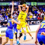 El Lenovo Tenerife desarbola al Peristeri y saca su billete para el Top 16 (10)