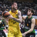 El Lenovo Tenerife cae en su visita al Joventut (11)