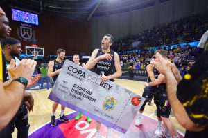 El Lenovo Tenerife se lleva un partidazo y sella su billete copero (17)