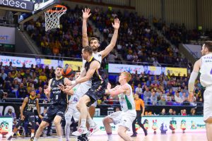 El Lenovo Tenerife se lleva un partidazo y sella su billete copero (3)