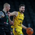 El Lenovo Tenerife da un golpe sobre la mesa en Estambul (13)