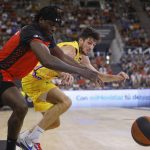 El Lenovo Tenerife tira de oficio para ganar en Granada (15)