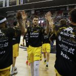 El Lenovo Tenerife tira de oficio para ganar en Granada (2)