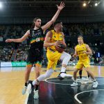 El Lenovo Tenerife se exhibe en Miribilla (5)