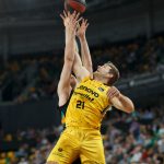 El Lenovo Tenerife se exhibe en Miribilla (1)