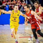 El Lenovo Tenerife cae en Manresa y la eliminatoria volverá a la Isla (9)