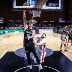 El Lenovo Tenerife pone el 1-0 en un ejercicio de pundonor (12)