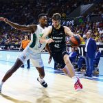 El Lenovo Tenerife cae ante un Unicaja superior y pierde el factor cancha (9)