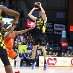 El Lenovo Tenerife no puede con el Valencia (2)