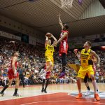 El Lenovo Tenerife gana en Fontajau con un gran ejercicio defensivo (14)