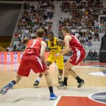 El Lenovo Tenerife gana en Fontajau con un gran ejercicio defensivo (12)