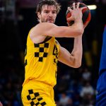 El Lenovo Tenerife cede ante el Barça, tras dar la cara hasta el final (4)