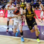 El Lenovo Tenerife cae ante el Casademont Zaragoza (7)