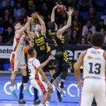 El Lenovo Tenerife cae ante el Casademont Zaragoza (2)