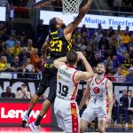 El Lenovo Tenerife cae ante el Casademont Zaragoza (1)